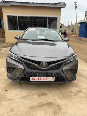 Toyota Camry 2018 Gray