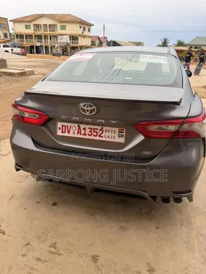 Toyota Camry 2018 Gray