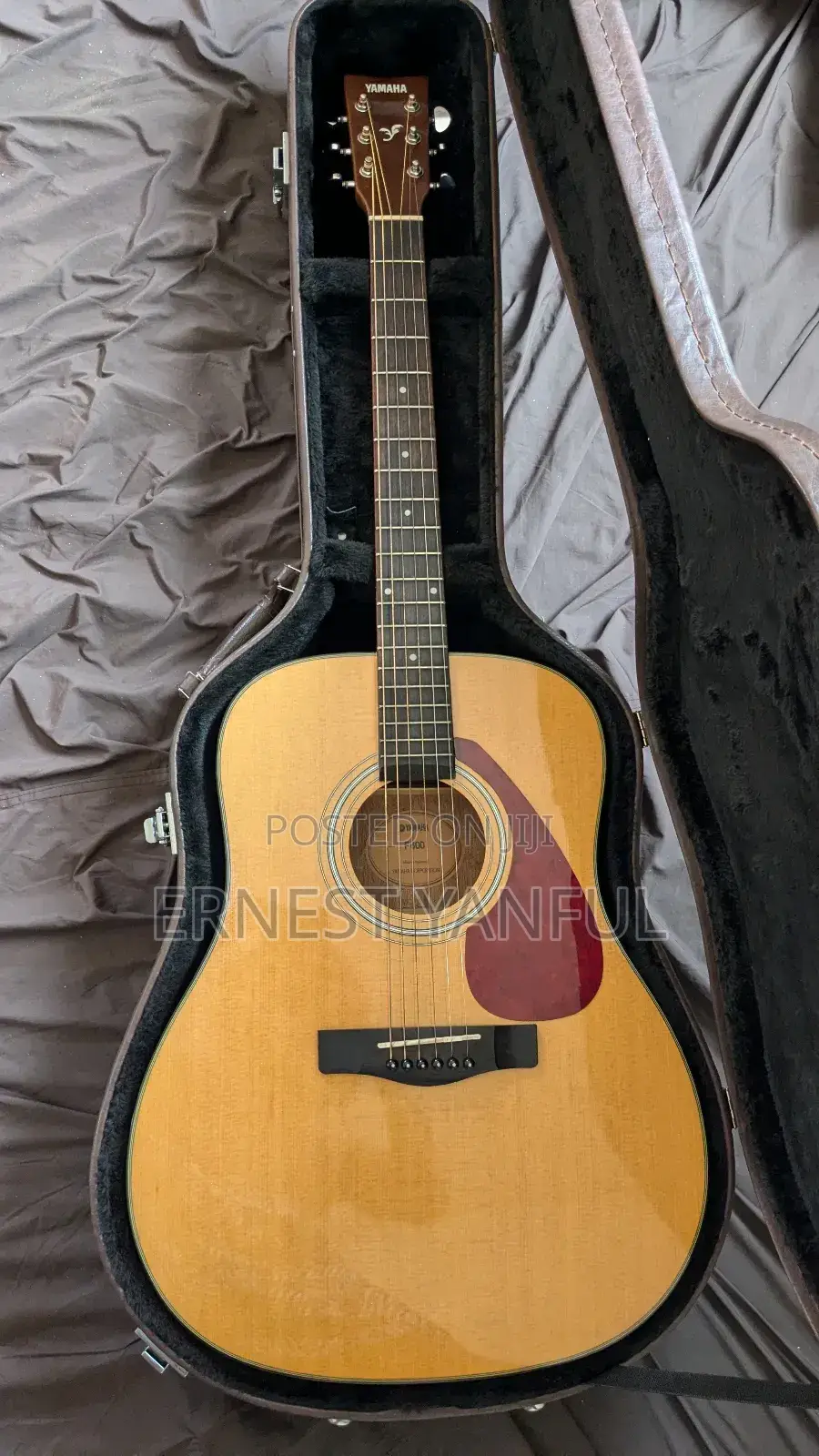 Acoustic Yamaha Guitar With Leather Case
