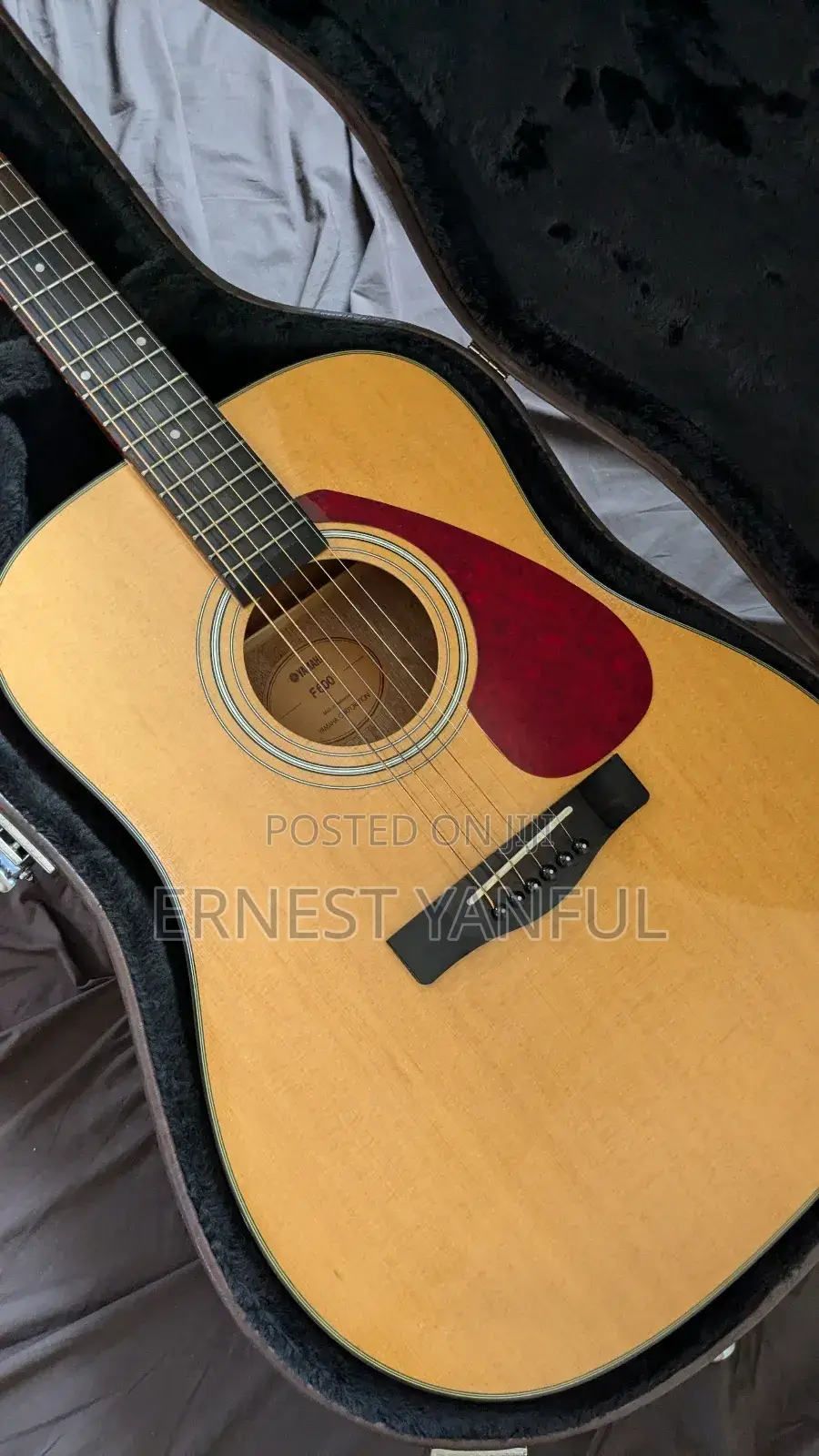 Acoustic Yamaha Guitar With Leather Case