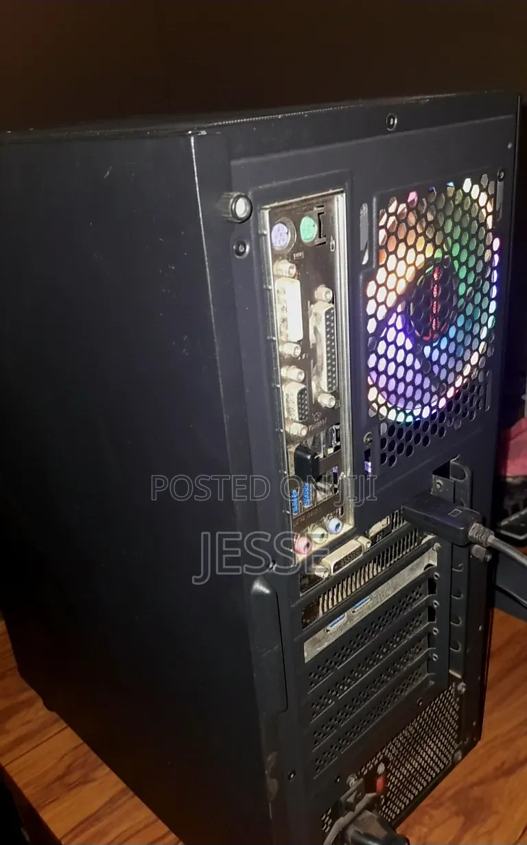 Desktop Computer 8GB Intel Core i5 SSD 256GB