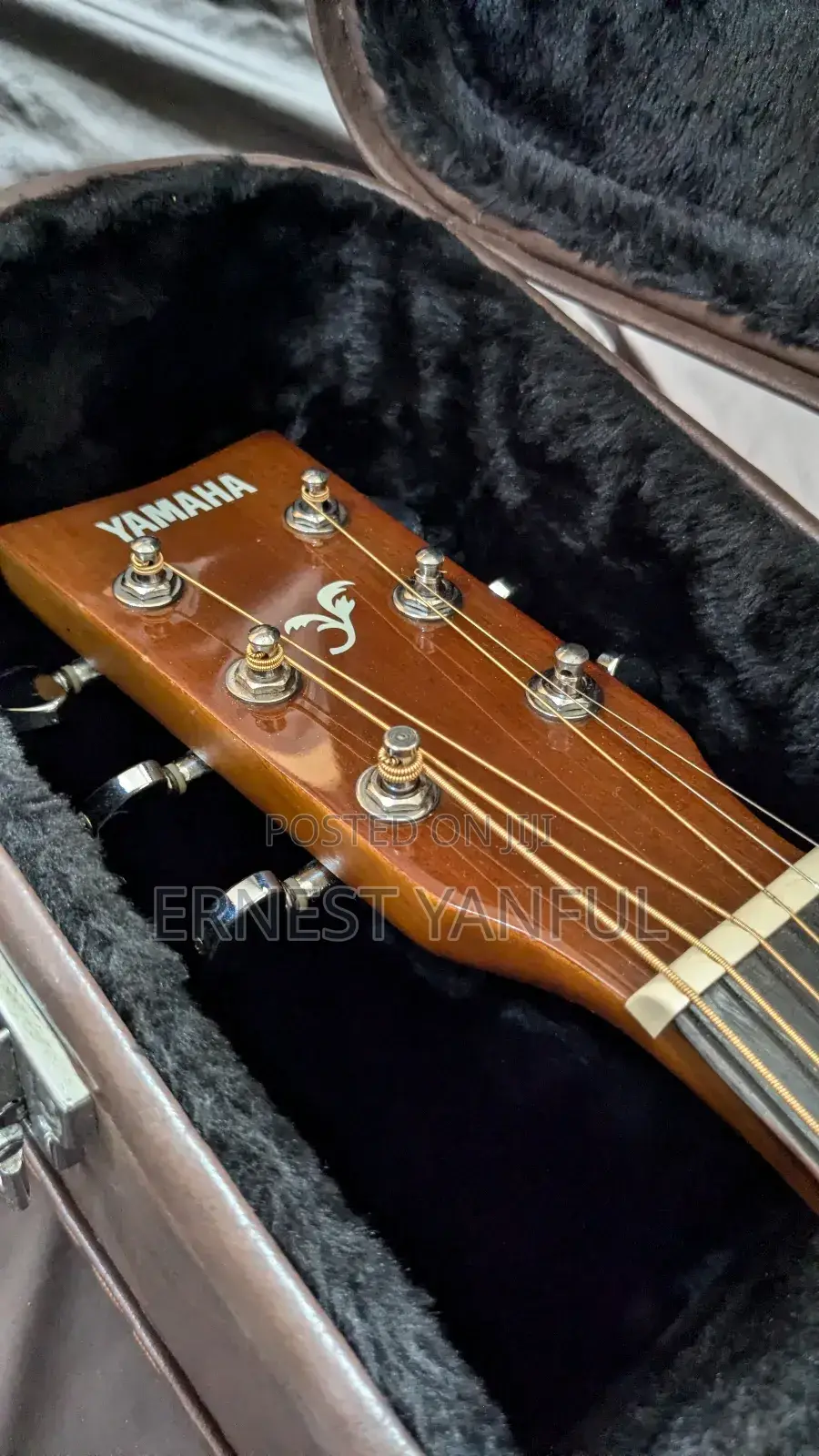Acoustic Yamaha Guitar With Leather Case