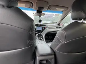 Toyota Camry SE FWD (2.5L 4cyl 8AM) 2018 Red