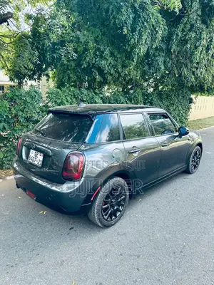 Mini Cooper 4dr Hatchback (1.5L 3cyl Turbo 6M) 2015 Gray
