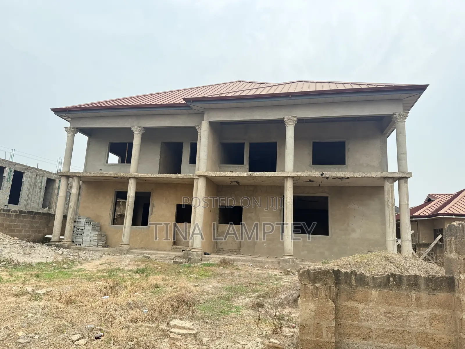 6bdrm Block of Flats in Emerald Estate, Commandos for sale