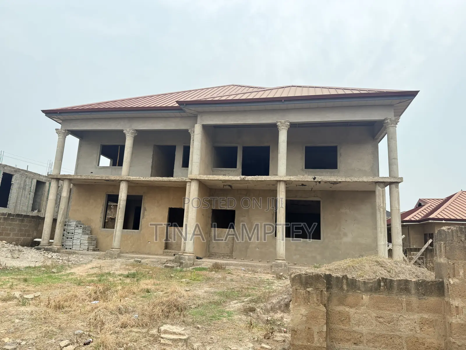 6bdrm Block of Flats in Emerald Estate, Commandos for sale