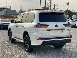 Lexus LX 570 (5 seats) AWD 2021 White