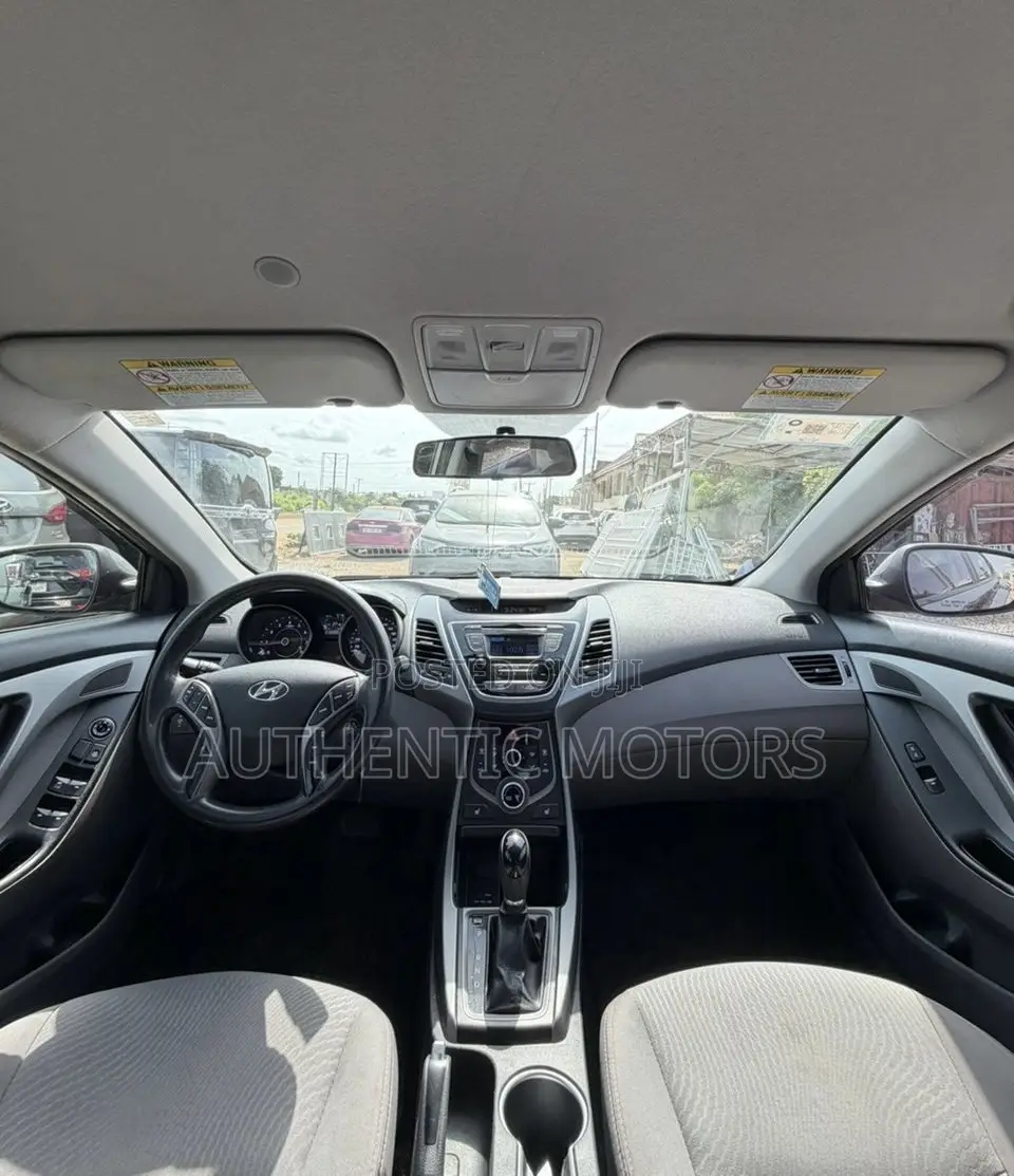 Hyundai Elantra SE Sedan FWD (1.8L 4cyl 6A) 2016 Gray