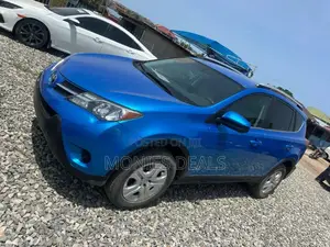 Toyota RAV4 LE 4dr SUV AWD (2.5L 4cyl 6A) 2015 Blue