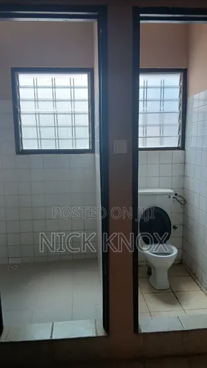 5bdrm Apartment in Teshie Nungua, Addogonno for rent
