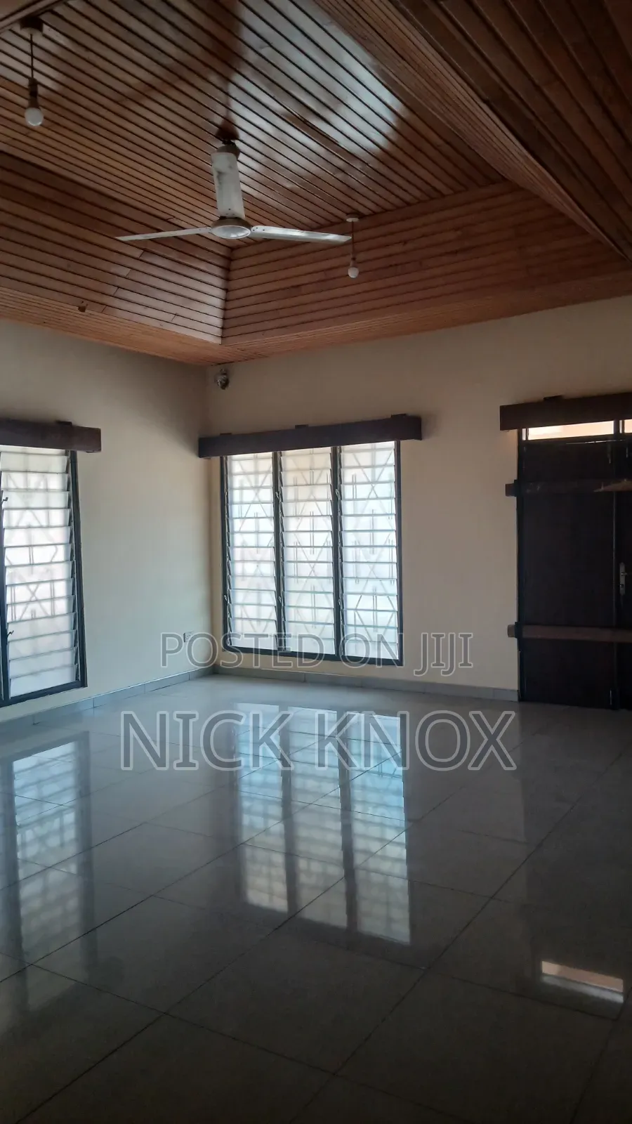 5bdrm Apartment in Teshie Nungua, Addogonno for rent