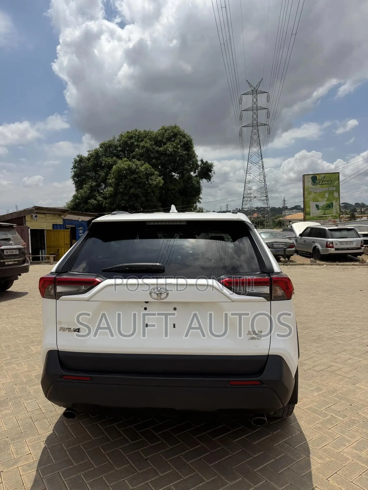 Toyota RAV4 XLE AWD 2019 White