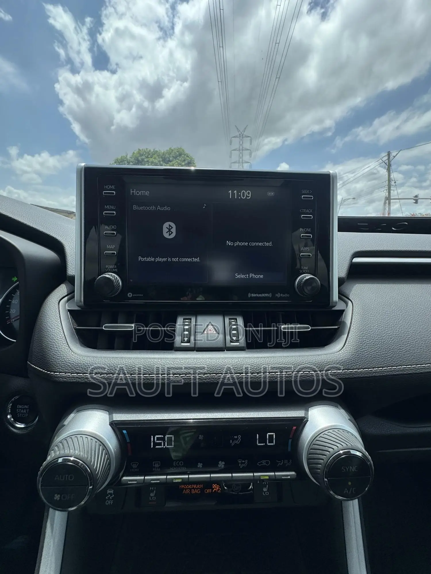 Toyota RAV4 XLE AWD 2019 White