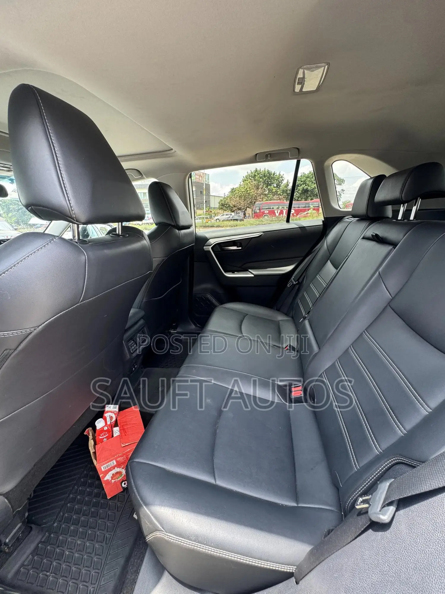 Toyota RAV4 XLE AWD 2019 White