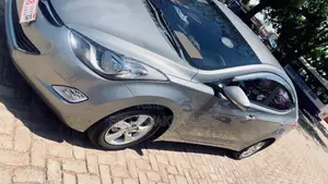Hyundai Elantra SE 4dr Sedan (1.8L 4cyl 6M) 2015 Silver