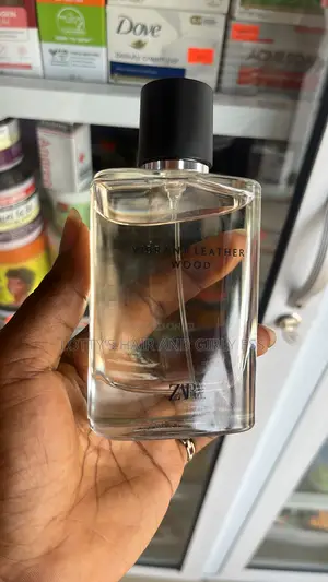 Zara Vibrant Leather Wood Eau De Parfum 