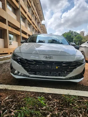 Hyundai Elantra Limited 2021 White