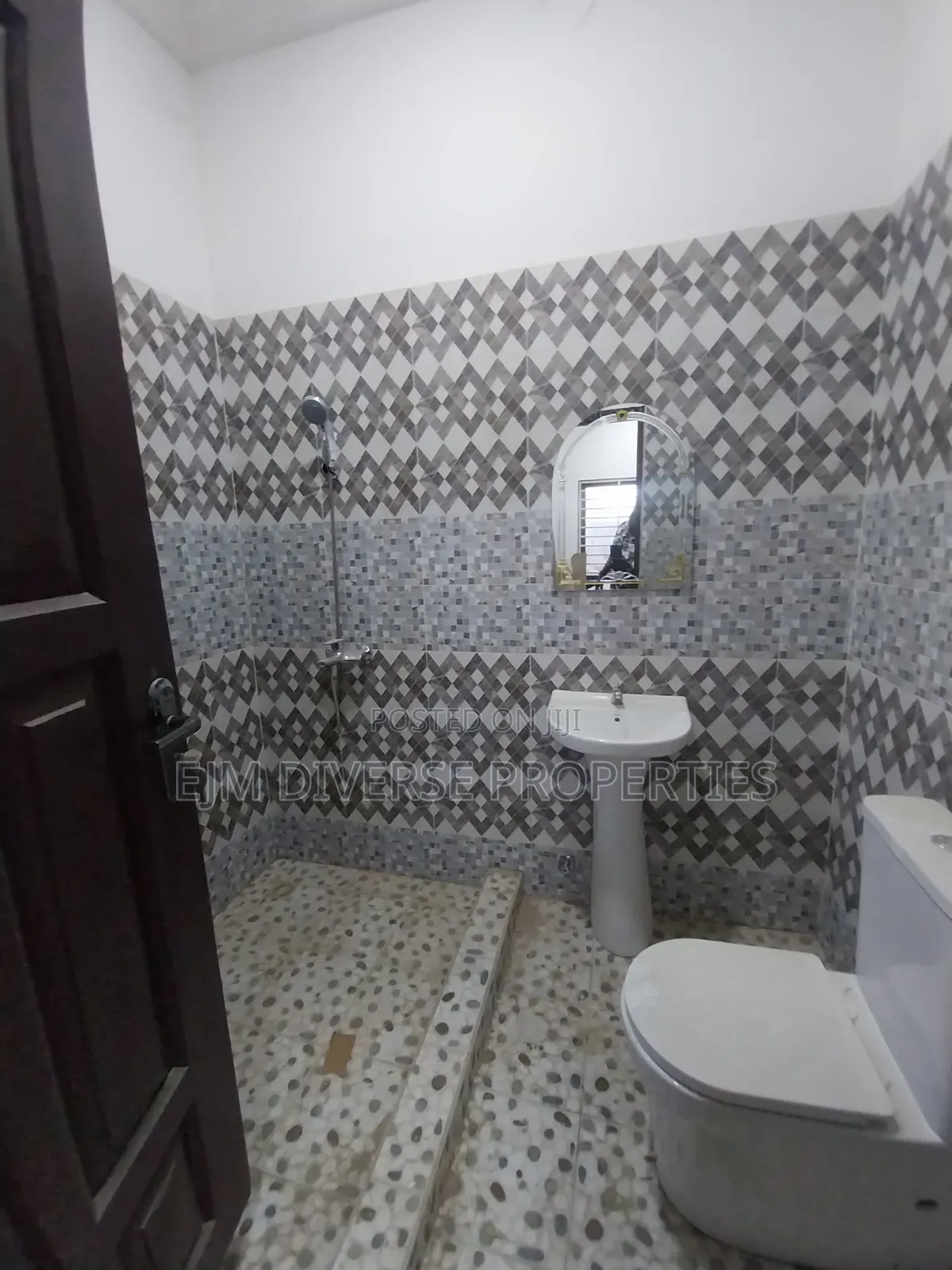 2bdrm Apartment in Lekma Hospital, Teshie for rent