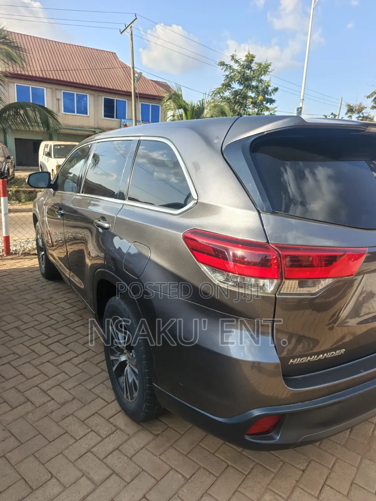 Toyota Highlander LE 4x2 (2.7L 4cyl 6A) 2017 Brown
