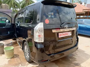 Toyota Voxy 2013 Black