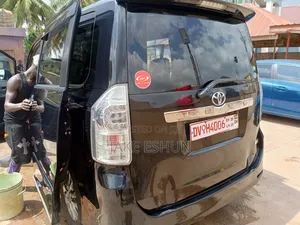 Toyota Voxy 2013 Black