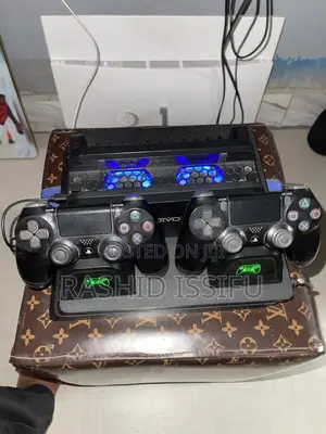 Ps4 Slim Jailbreak With 10+ Games 2 Original Controler Cooler/Charger