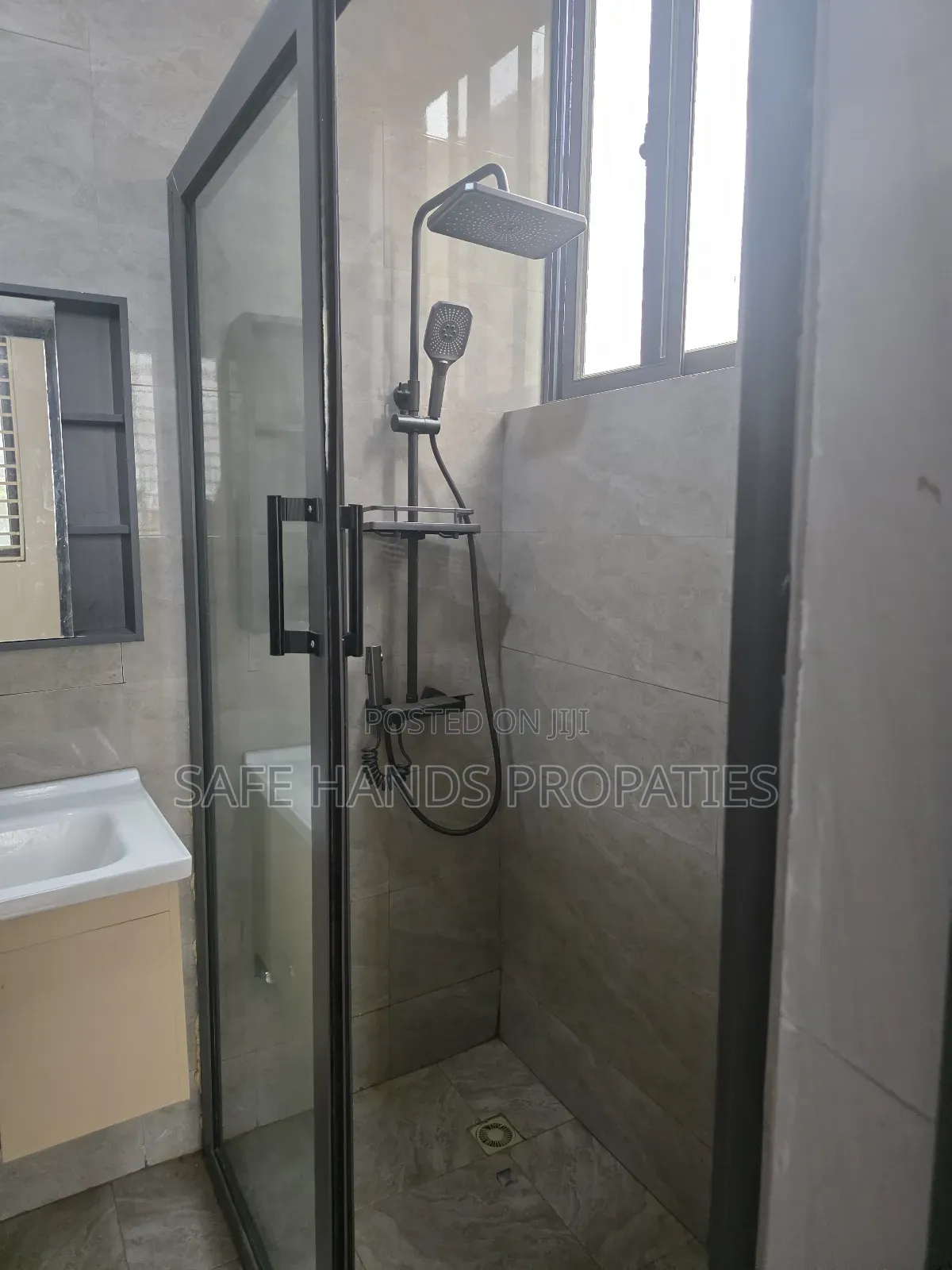 2bdrm Duplex in Accra Metropolitan for rent