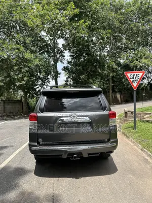 Toyota 4-Runner Limited 4WD 2011 Gray