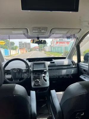 Toyota Voxy 2013 Black