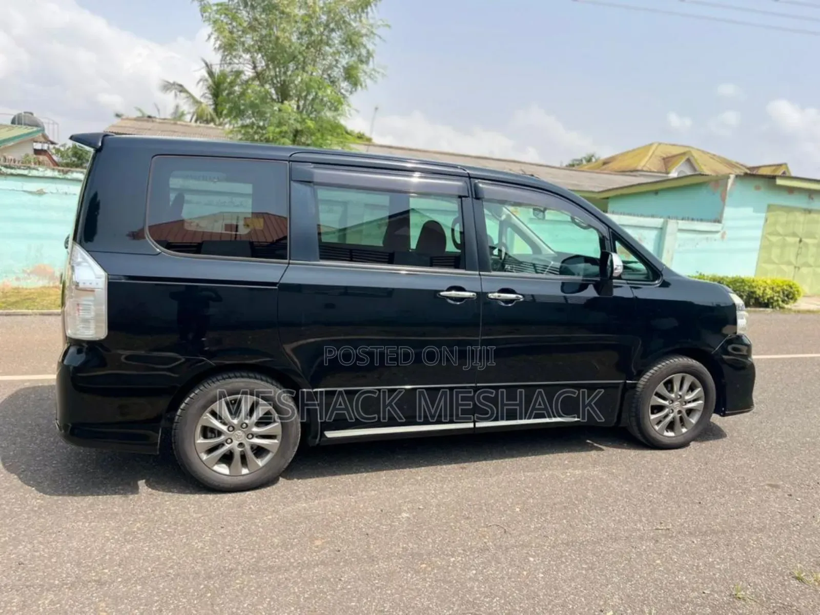 Toyota Voxy 2013 Black