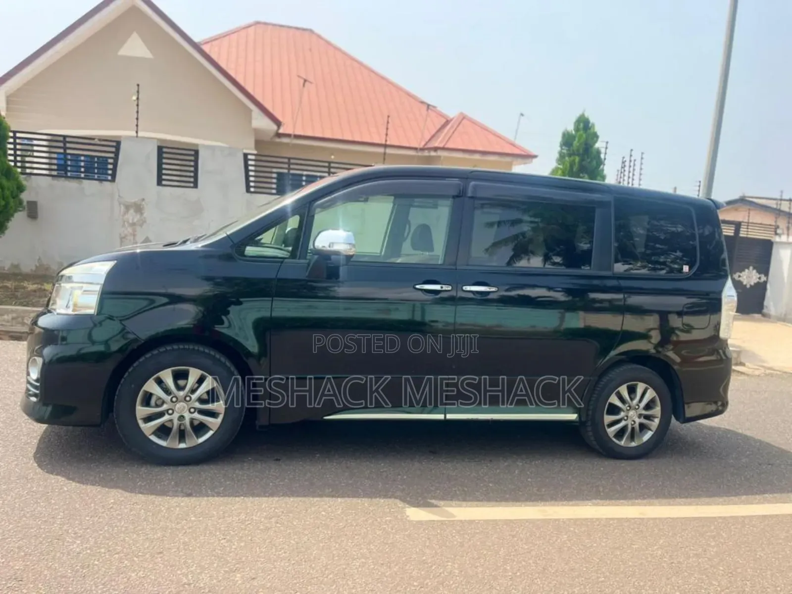 Toyota Voxy 2013 Black