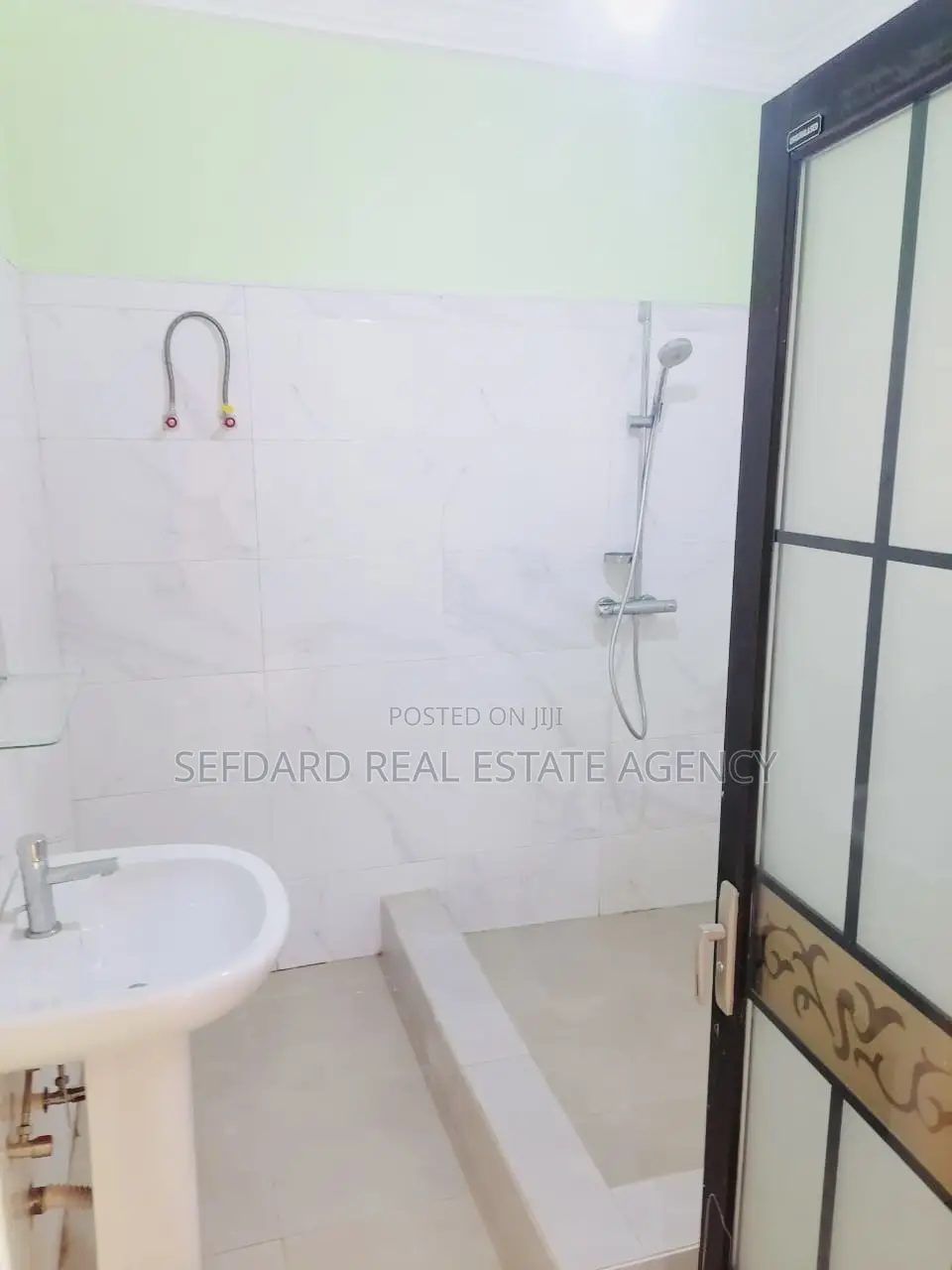 4bdrm House in Sefdard Properties, Pokuase for sale
