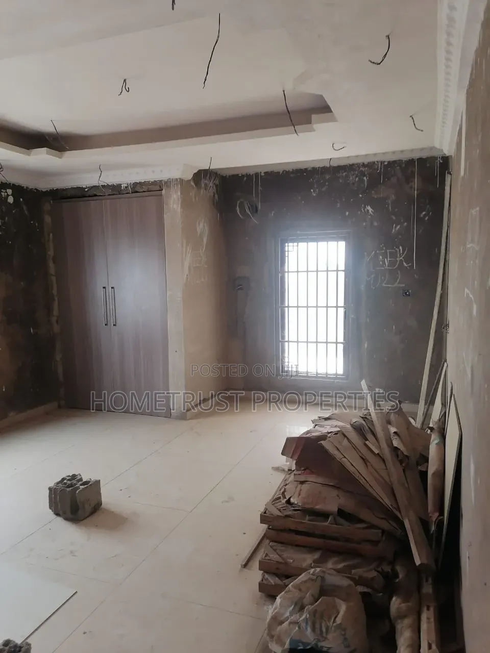 5bdrm Duplex in Amasaman Sapeiman for sale