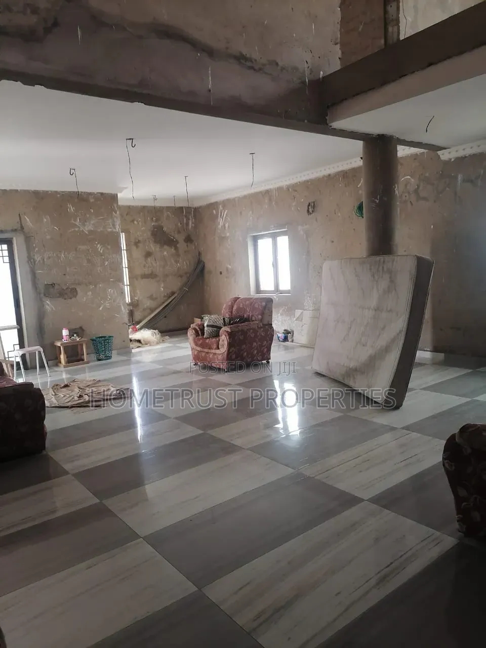 5bdrm Duplex in Amasaman Sapeiman for sale
