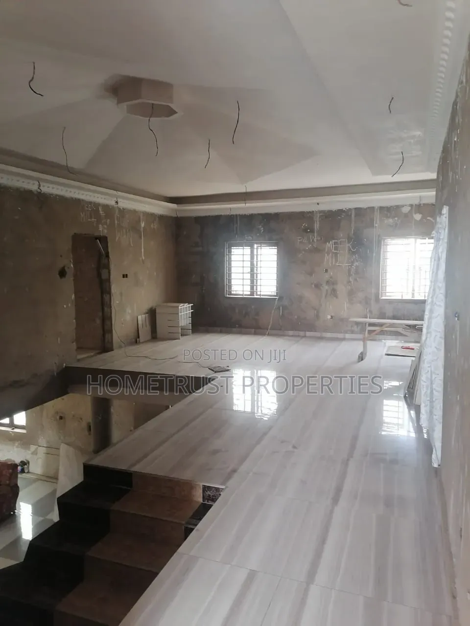5bdrm Duplex in Amasaman Sapeiman for sale