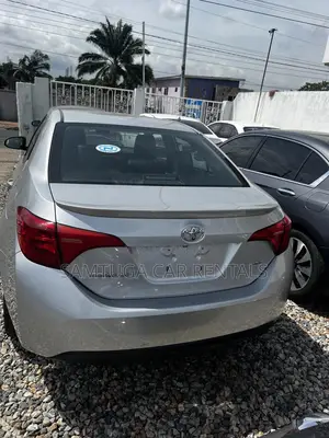 Toyota Corolla 2018 Silver