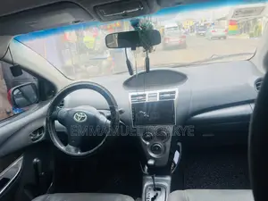 Toyota Yaris 2010 Red