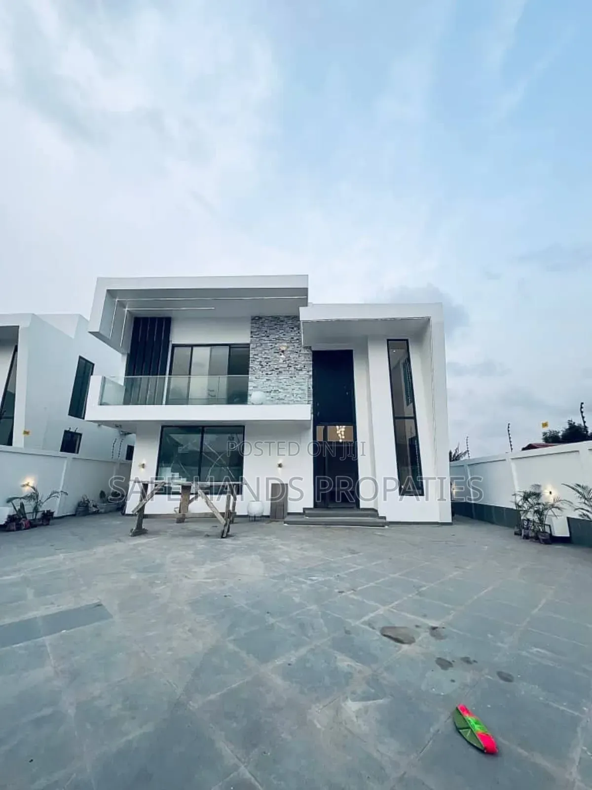 4bdrm House in Accra Metropolitan for sale