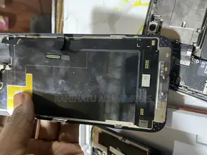 Expert in iPhone and Android Repairs