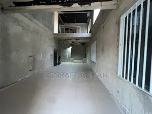6bdrm House in Hilltop Estate, Kumasi Metropolitan for sale