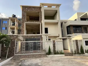 6bdrm House in Hilltop Estate, Kumasi Metropolitan for sale