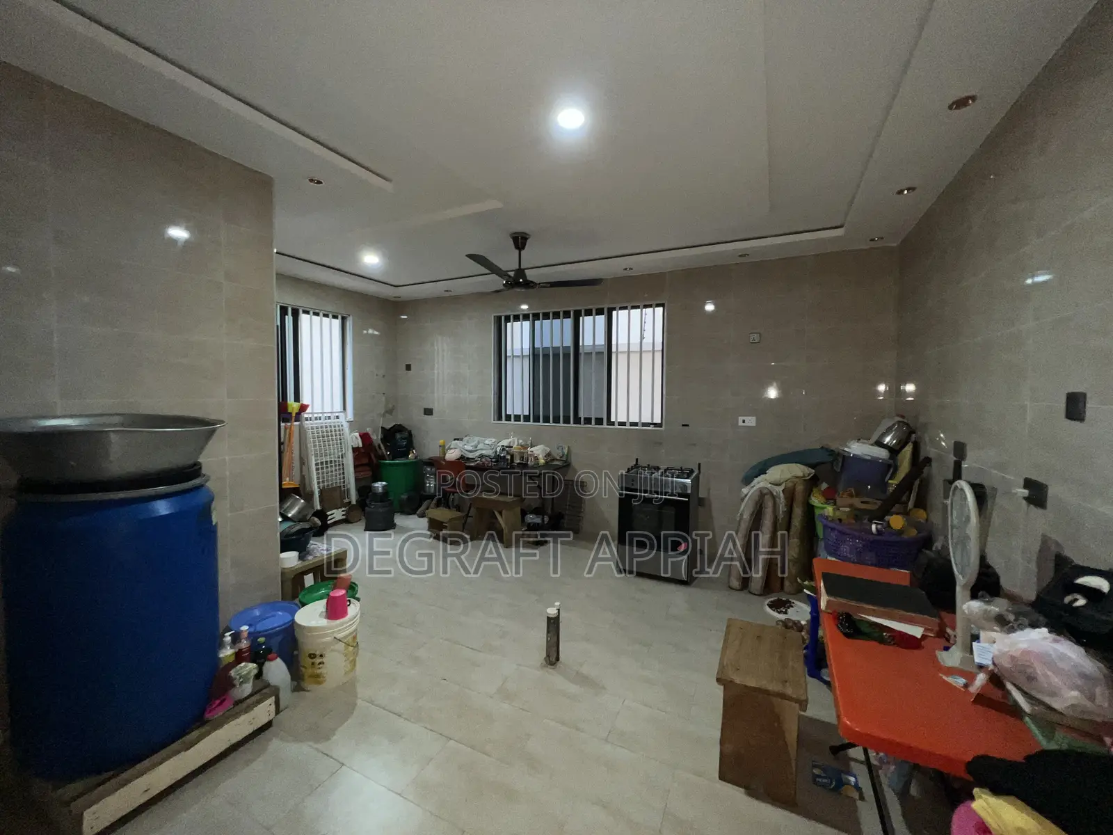 6bdrm House in Hilltop Estate, Kumasi Metropolitan for sale