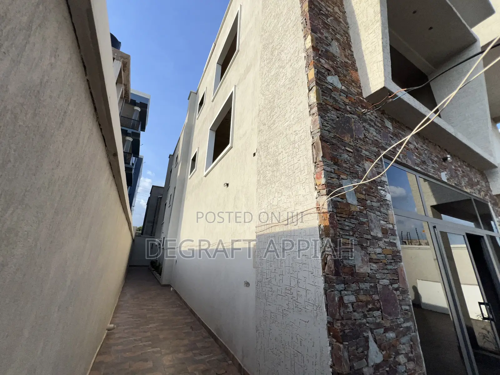 6bdrm House in Hilltop Estate, Kumasi Metropolitan for sale
