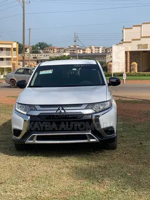 Mitsubishi Outlander 2020 White
