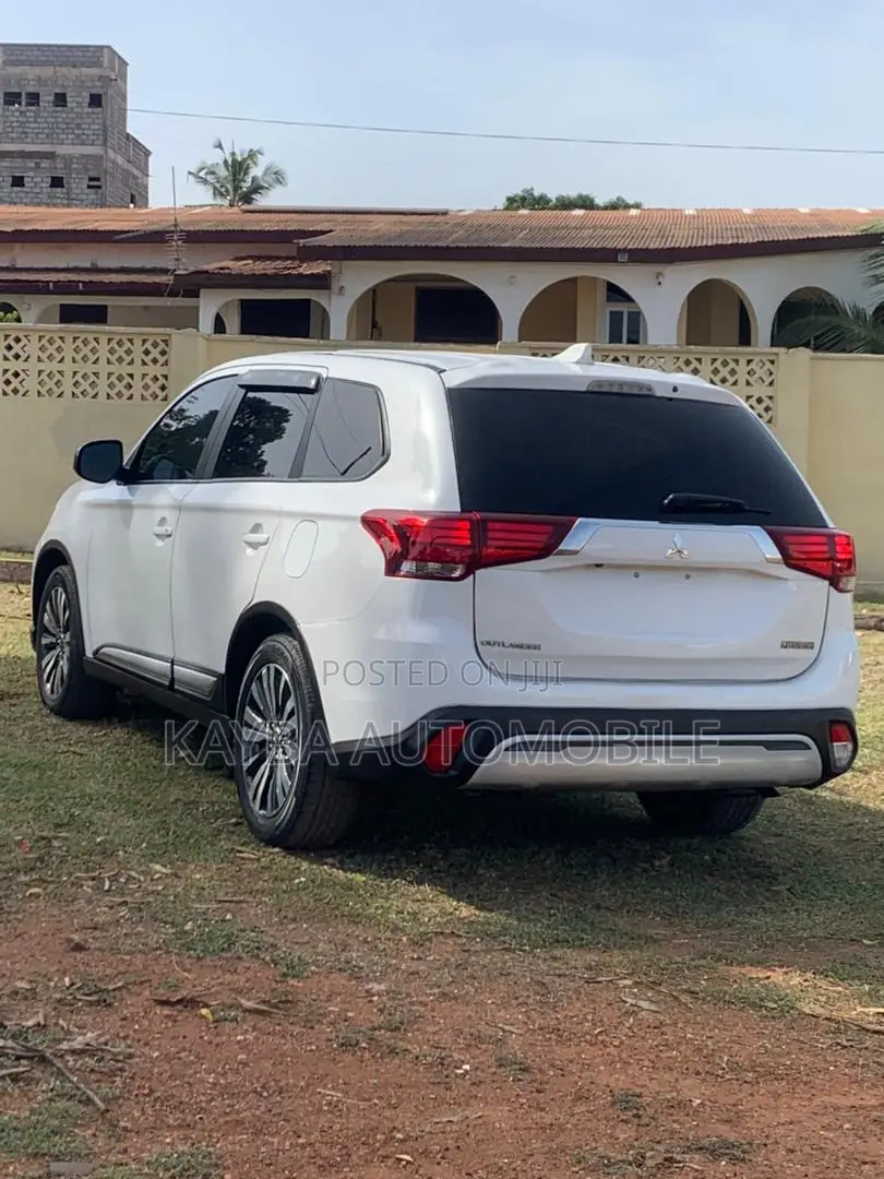 Mitsubishi Outlander 2020 White