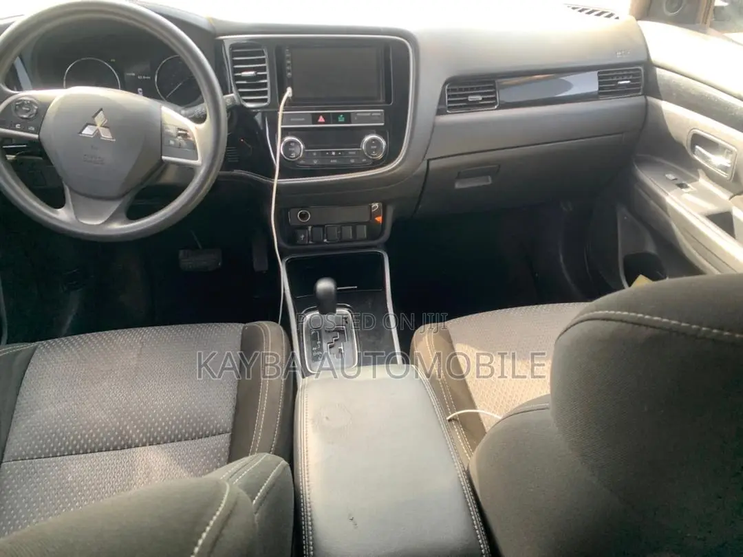 Mitsubishi Outlander 2020 White
