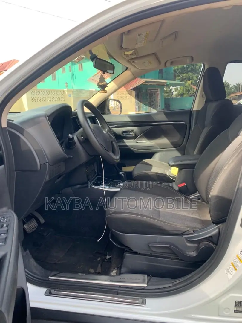 Mitsubishi Outlander 2020 White