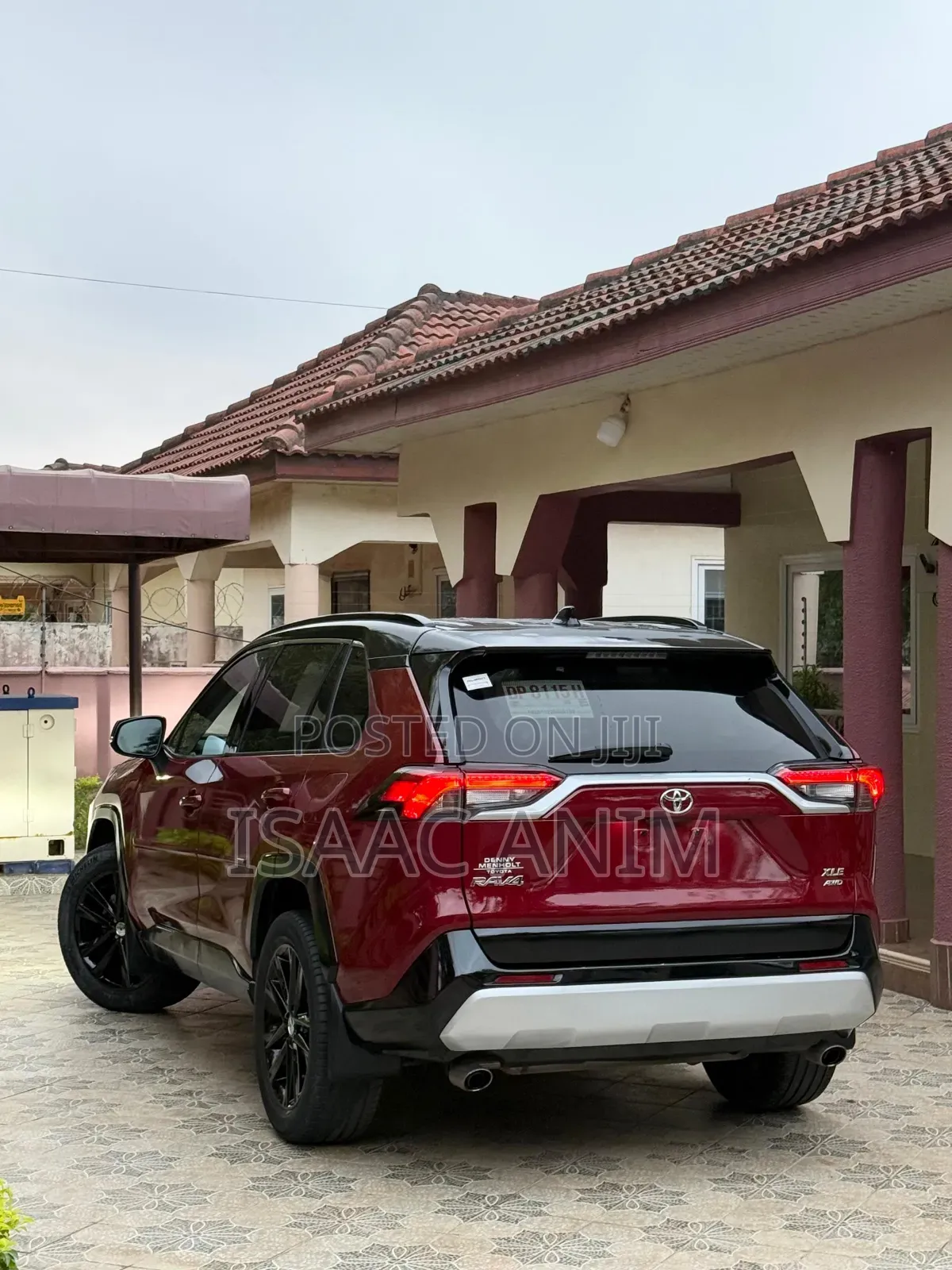 Toyota RAV4 XLE 2021 Burgundy