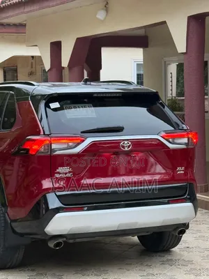 Toyota RAV4 XLE 2021 Burgundy