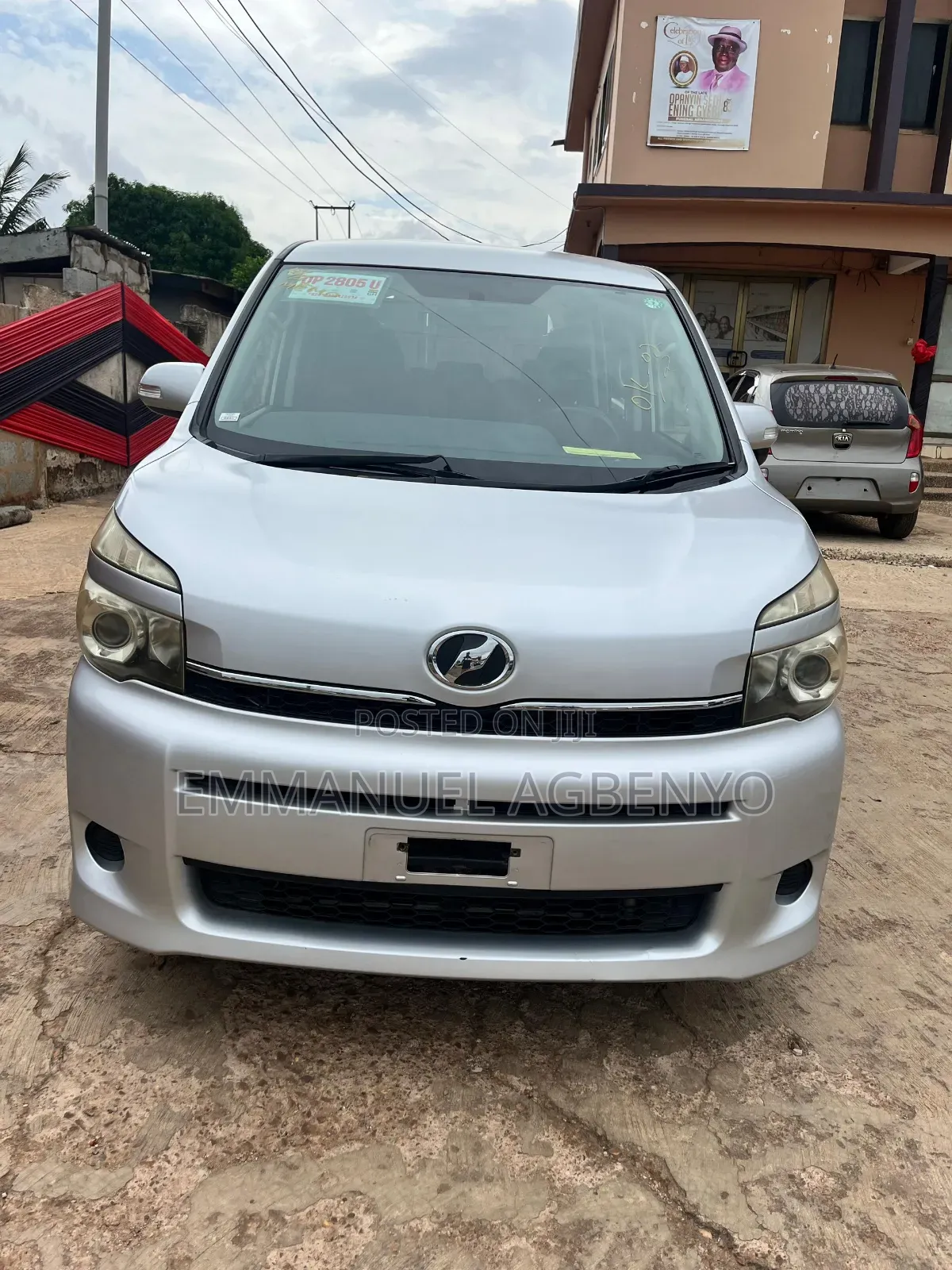 Toyota Voxy 2012 Silver